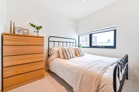 3 bedroom flat to rent - Photo 5