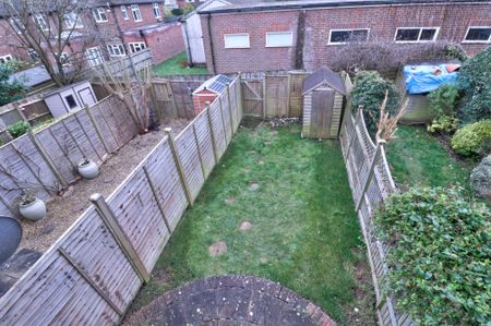 2 bedroom mid terraced house to rent - Photo 4