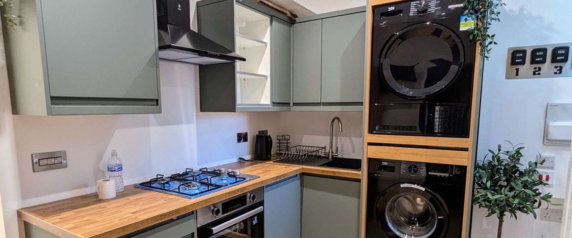 Russell Street Room 4 - Photo 1