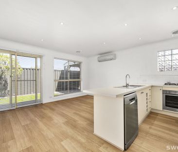 Light filled and spacious two bedroom unit in quiet location - Photo 1