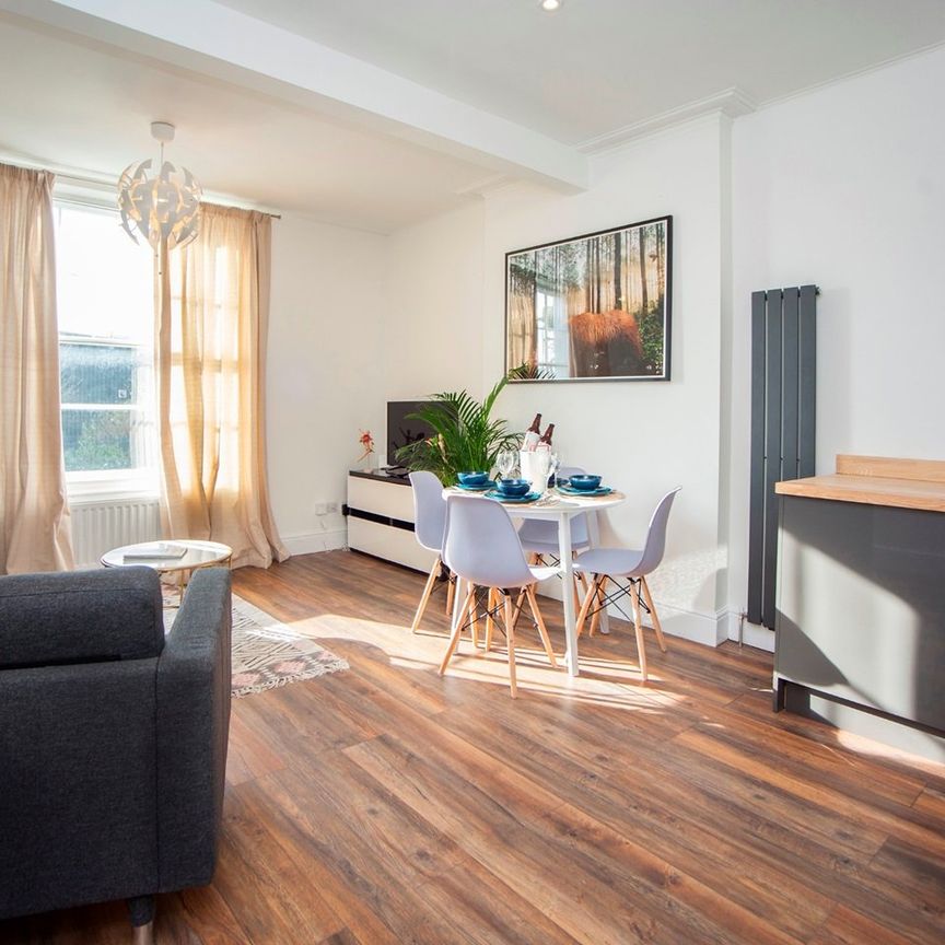 2 Bed Flat, St. Philips, BS2 - Photo 1