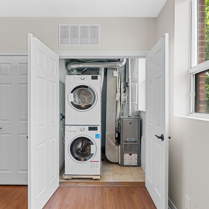 For Lease - 3635 Dundas Street Unit# 7, Toronto, Ontario - Photo 1