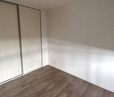 Location Appartement 2 pièces 38m² LES SABLES D OLONNE 85100 - Photo 3