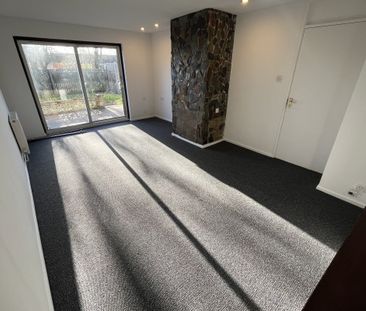 Edith Cavell Close - Photo 2