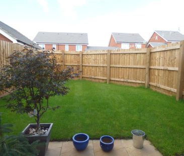 3 bedroom semi-detached house to rent - Photo 5