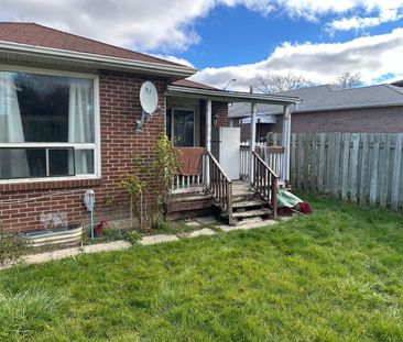 For Lease - 22 Shalom Crescent Unit# Main Floor, Toronto, Ontario - Photo 2