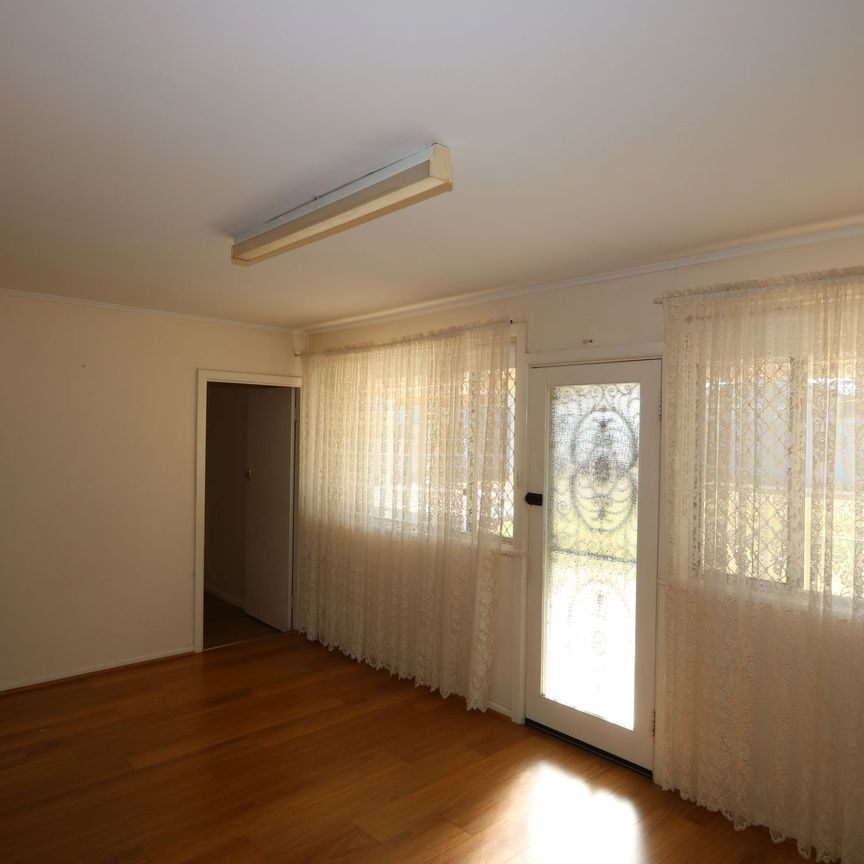 216-218 Pell Street - Photo 1