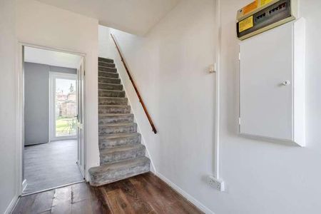 Bunyard Drive, Woking, GU21 - Photo 5