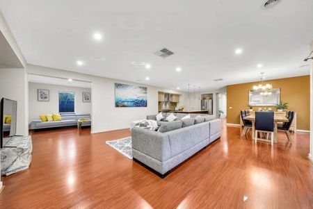 Stunning Family Home for Rent - Style, Space & Comfort in Truganina - Photo 4