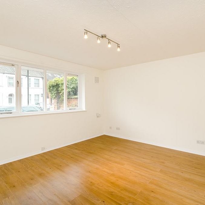 Ground floor flat to rent - Photo 1