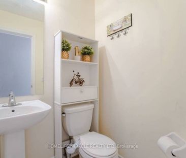 Townhouse For Lease | X8147430 - Photo 1