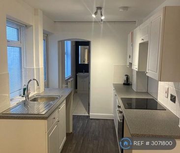 2 bedroom end of terrace house to rent - Photo 3