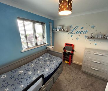 4 bedroom detached house to rent - Photo 1