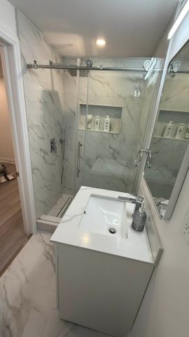 For Lease - 546 Karen Park Crescent, Mississauga, Ontario - Photo 2