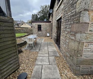 3 bedroom semi-detached bungalow to rent - Photo 2