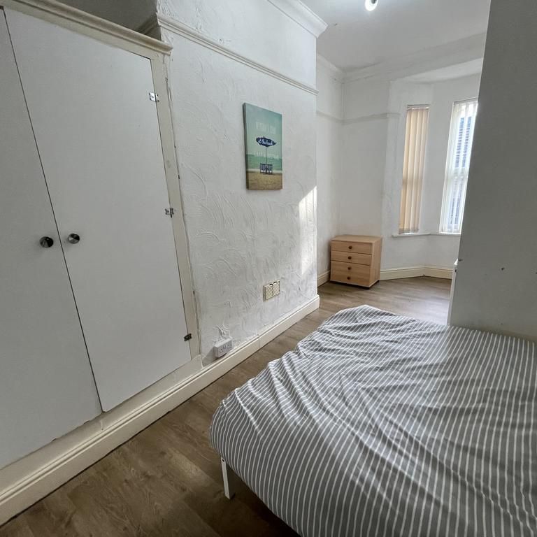 1 bedroom in a house share to rent - Photo 1