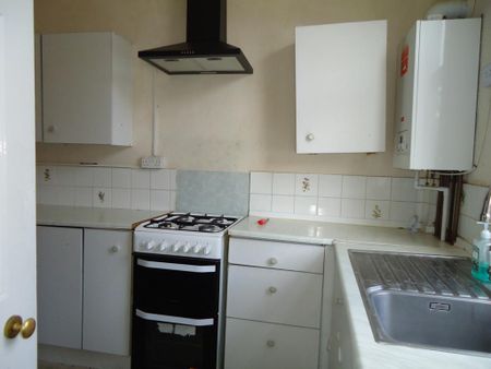 3 bedroom terraced house to rent - Photo 3