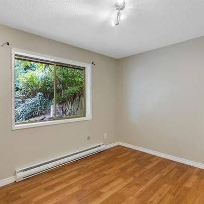2 beds + 1 bath Renovated in - Photo 3