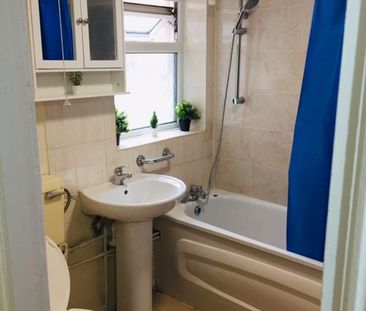 Studio Flat, Hornsey Park Road, N8 - Photo 3