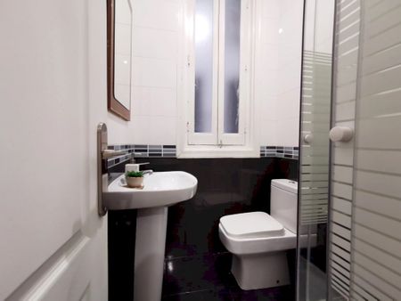 Ideal room in Madrid, Preciados Street - Photo 3