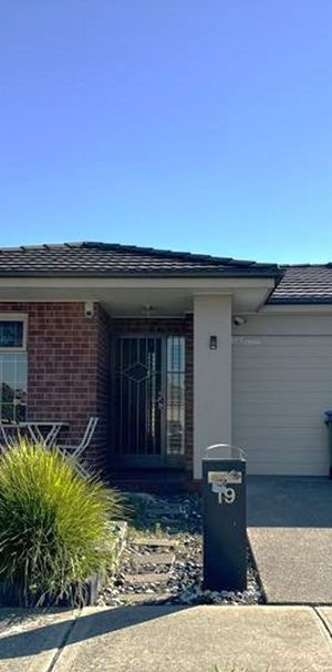 19 Celestine Drive, 3809, Officer Vic - Photo 1