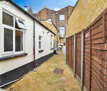 Pembroke Place, TW7 - Photo 3