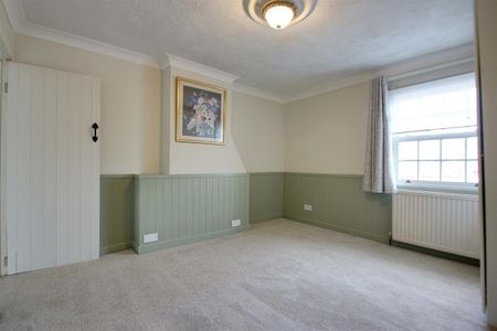 High Street, Wing - Photo 4