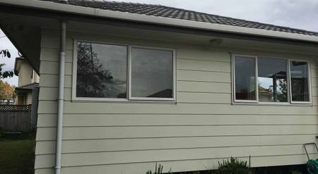 Charming 2BR Home w/ Garden & Deck! - Photo 4