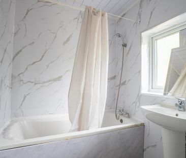 2 bedroom terraced house to rent - Photo 5
