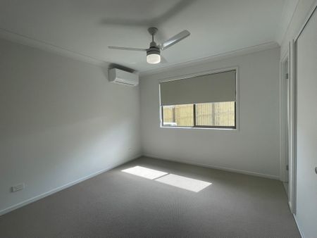 Spacious 3 Bedroom Duplex! - Photo 4