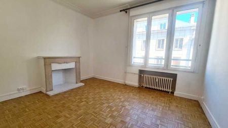 Location Appartement 5 pièces 116m² ORLEANS 45000 - Photo 2