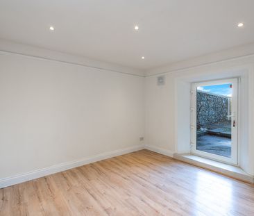 George's Street Upper, Dun Laoghaire, Co. Dublin, A96 H9X4 - Photo 4