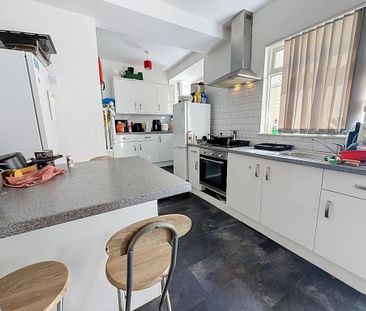 1 bedroom in a house share to rent - Photo 4
