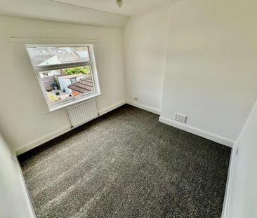 2 bedroom semi-detached house to rent - Photo 6