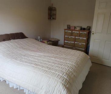 2 bedroom semi-detached house to rent - Photo 3