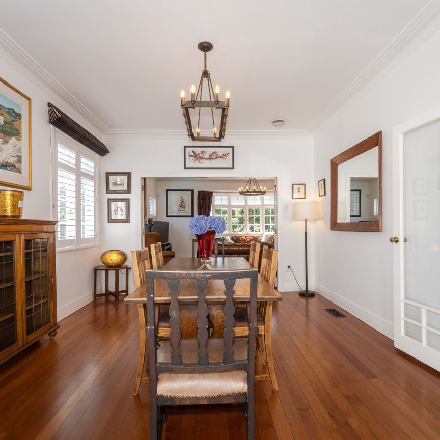 Luxurious Fully Furnished Home with Pool and Gym in Prime Epsom Location - Photo 1