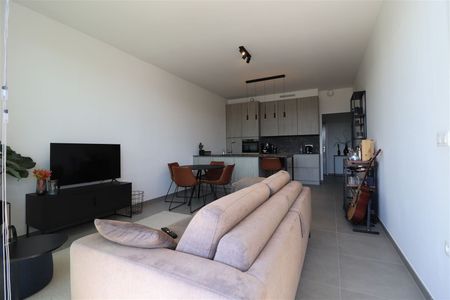 Gemeubeld appartement met autostaanplaats op het Eilandje - Photo 4