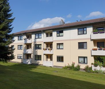 Nähe Waldsee & Zentrum: Renovierte + gepflegte 3-Zi.-Wohnung hell, großzügig & mit Balkon - Photo 3