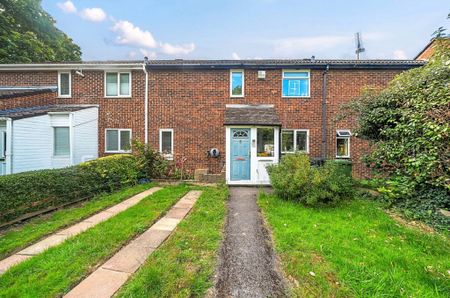 3 Bedroom House - Harewood Close, Boyatt Wood - Photo 2