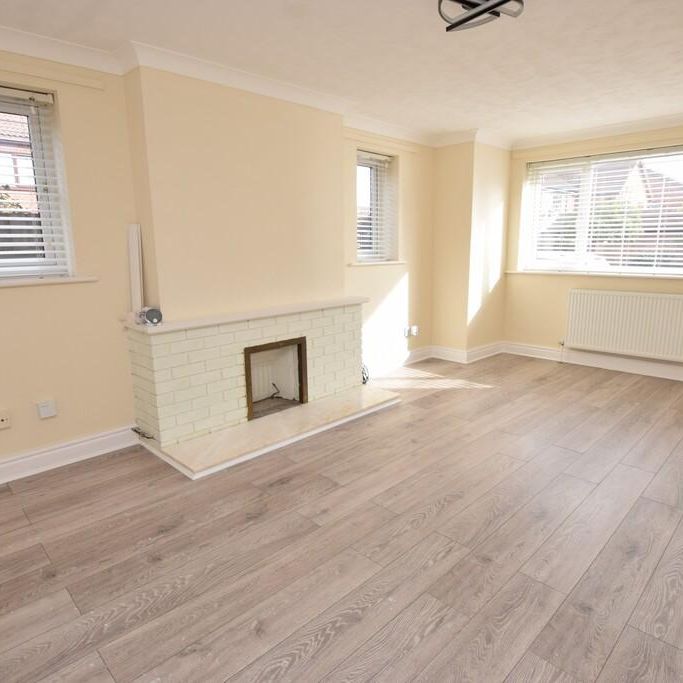 4 bedroom detached house to rent - Photo 1