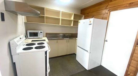 Five bedroom fully furnished apartment - Photo 3