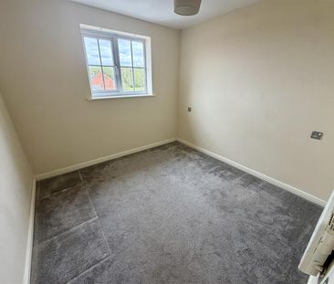 2 Bedroom Flat for rent in Jenkinson Grove, Armthorpe, Doncaster - Photo 5
