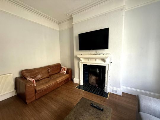 Addison Road, Plymouth - Photo 1