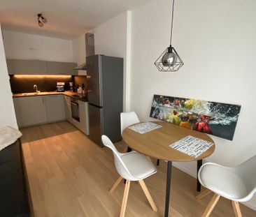 Komplett möblierte & ausgestattete 2 Zi. Neubauwohnung mit TG - Photo 5