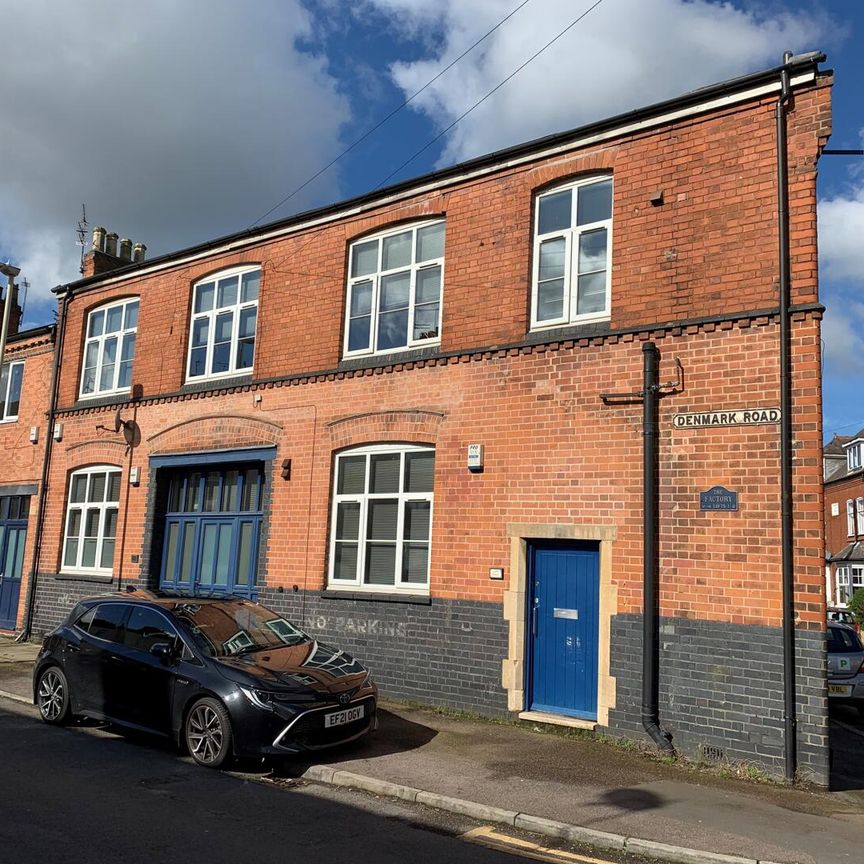 The Factory, Denmark Road - Photo 1