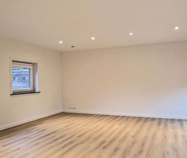 Appartement te huur in Péruwelz voor € 730 met 2 slaapkamers - Photo 1