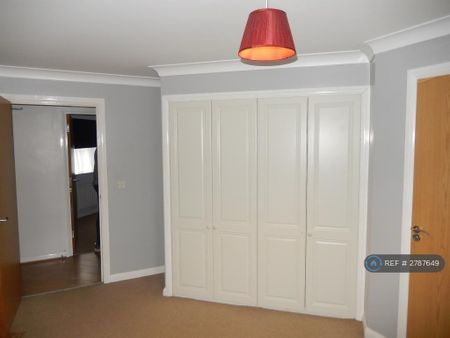 2 bedroom flat to rent - Photo 3
