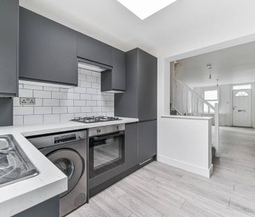 2 bedroom end of terrace house to rent - Photo 6