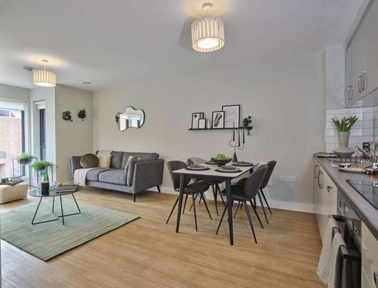 Newbury, Berkshire, RG14 - Photo 1