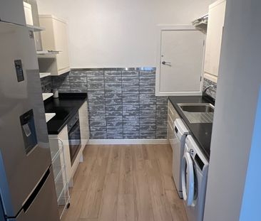 1 Bed Flat, Hampton House, SO14 - Photo 4